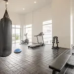 Paraíso Costero Apartamento de Lujo con Vista Directa al Mar