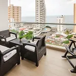 Paraíso Costero Apartamento de Lujo con Vista Directa al Mar