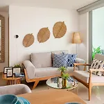 Paraíso Costero Apartamento de Lujo con Vista Directa al Mar